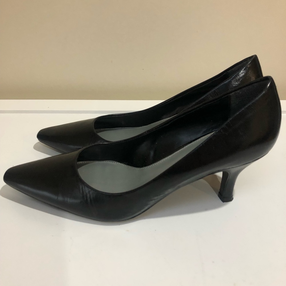 East 5th Black Leather Pumps